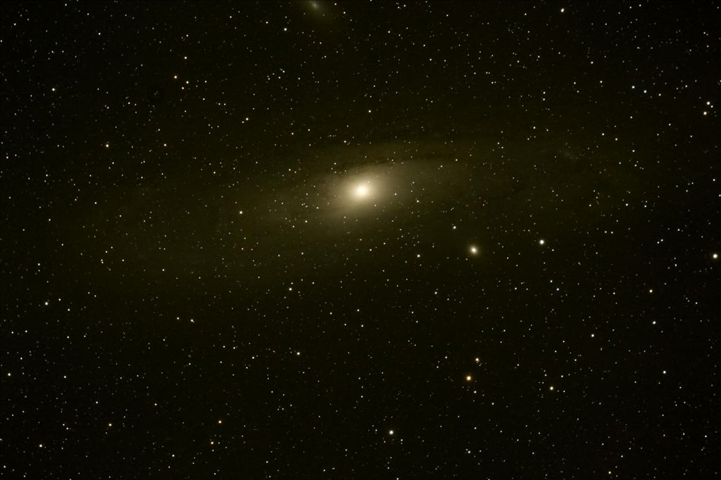 Andromeda-Galaxie (M 31) mit 5.6/500 auf AstroTrac