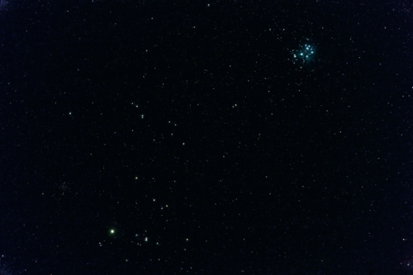 Hyaden (C41), Plejaden (M45) und NGC 1647 im Tau
